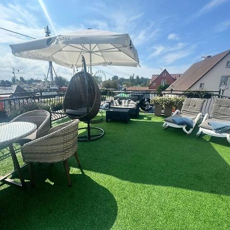Leba - Apartament Z Tarasem Przy Kanale Portowym - Widok Na Statki Exterior foto